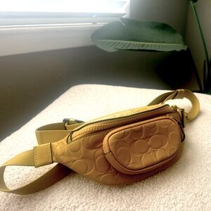 Coach Sprint 24 inch Genuine Leather Signature Bag-Chartreuse -LikeNew-No Wear